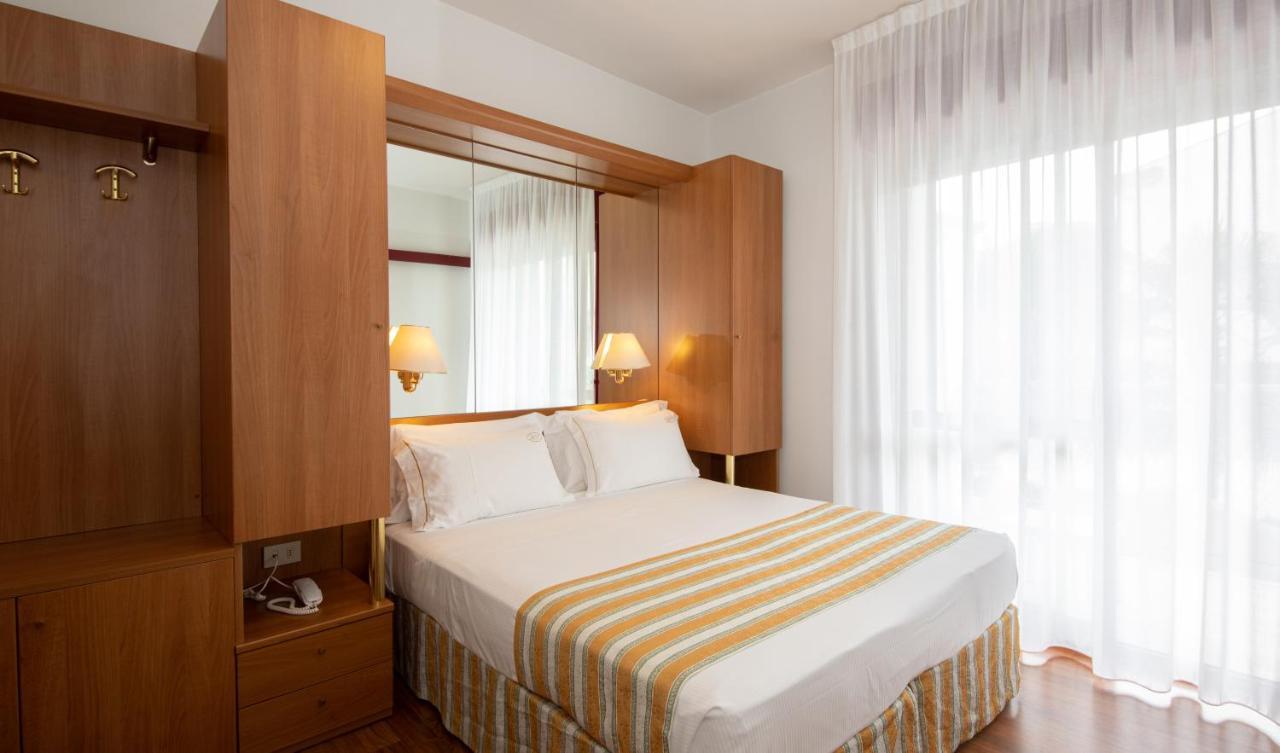 Hotel Imperia Lido di Jesolo Buitenkant foto