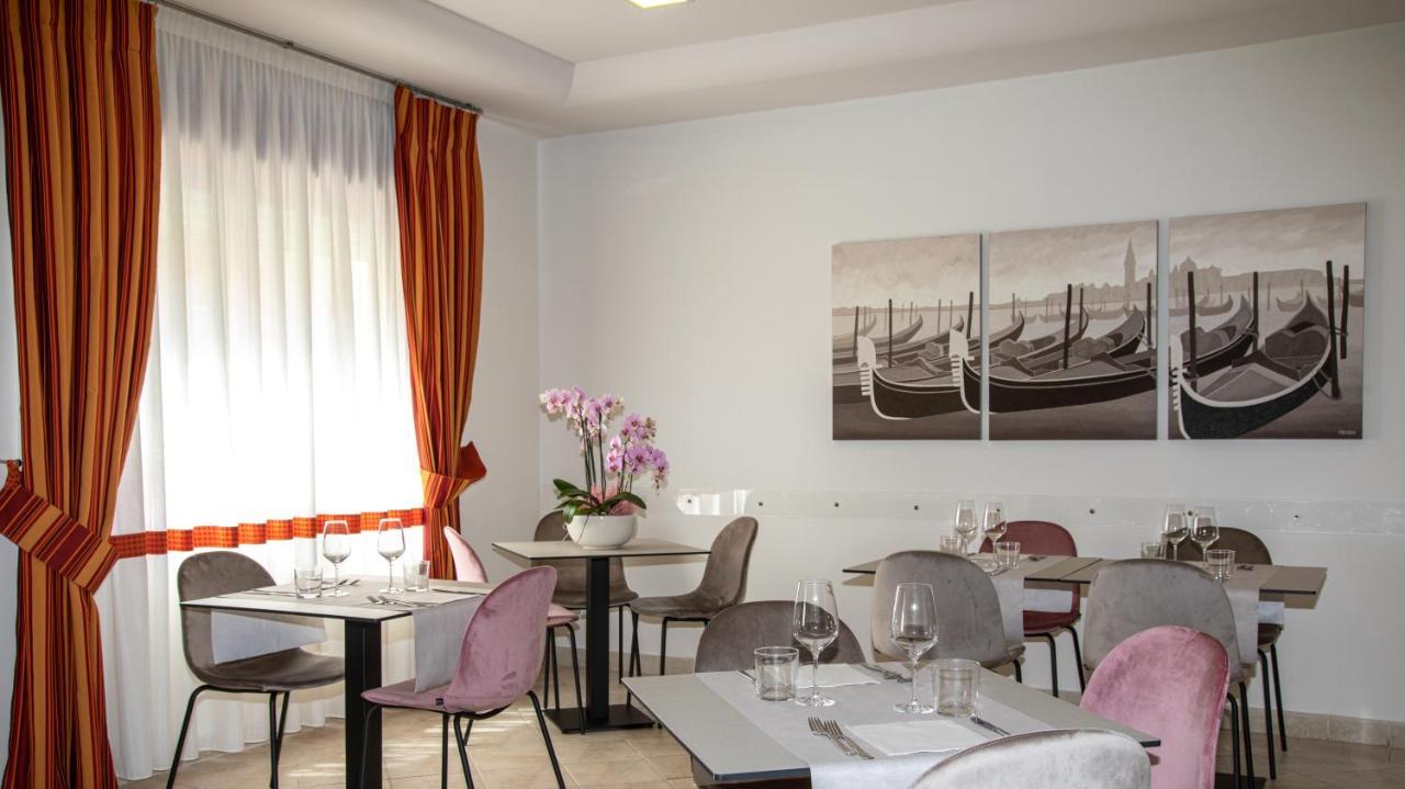 Hotel Imperia Lido di Jesolo Buitenkant foto