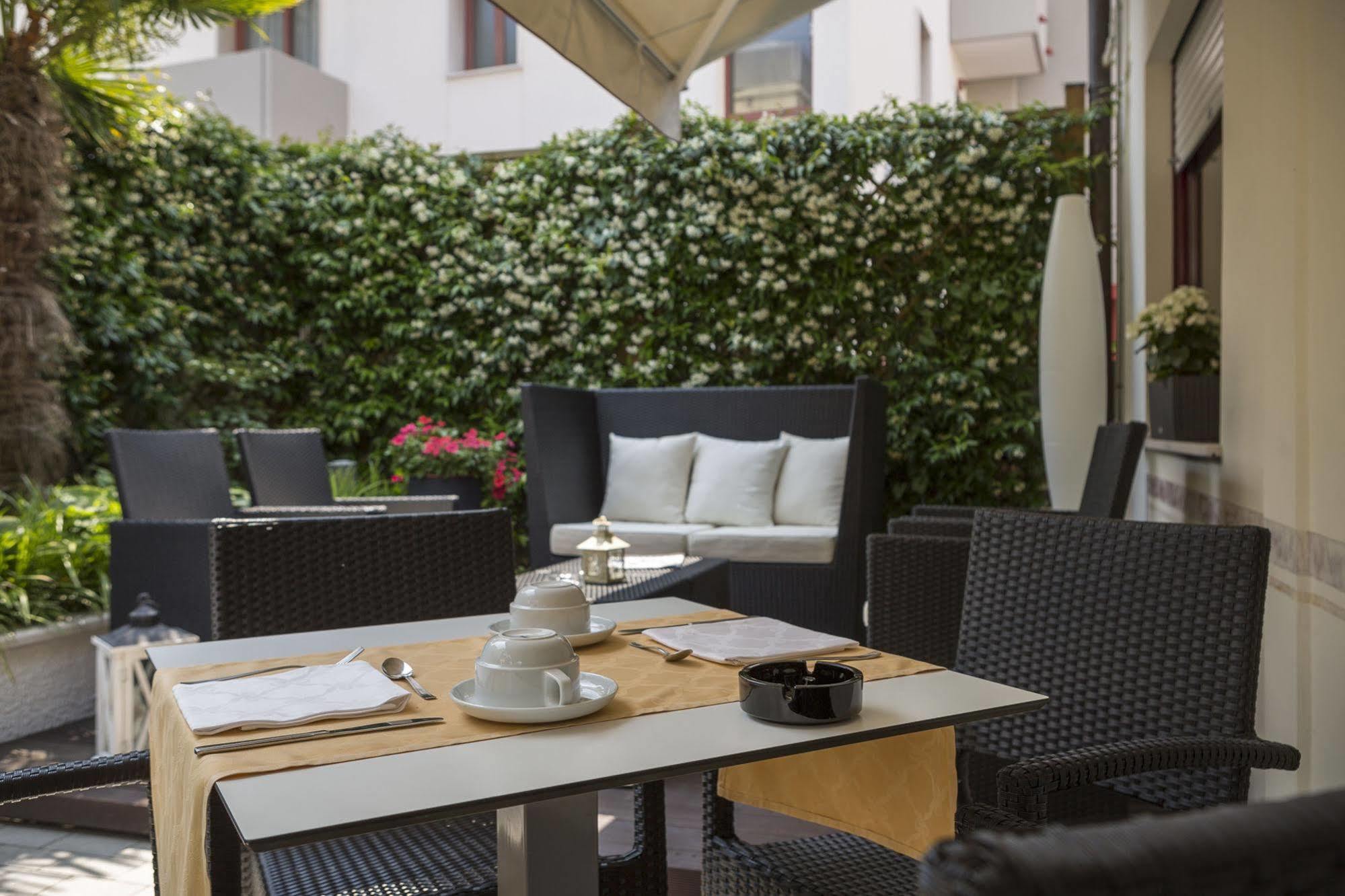 Hotel Imperia Lido di Jesolo Buitenkant foto