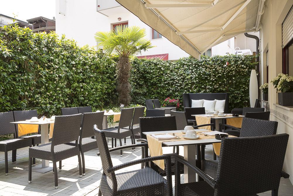 Hotel Imperia Lido di Jesolo Buitenkant foto